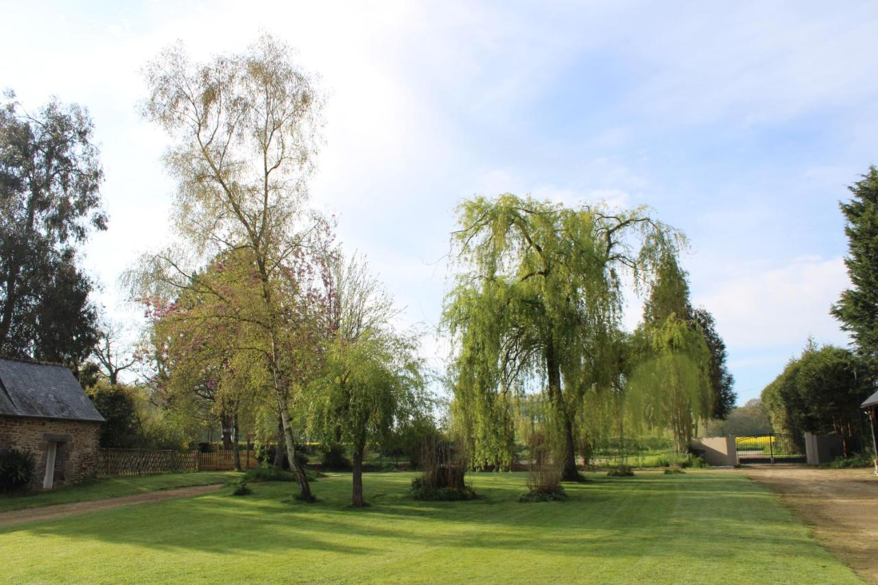 Le Manoir Des Haies Spa Les Champs-Géraux Exteriör bild