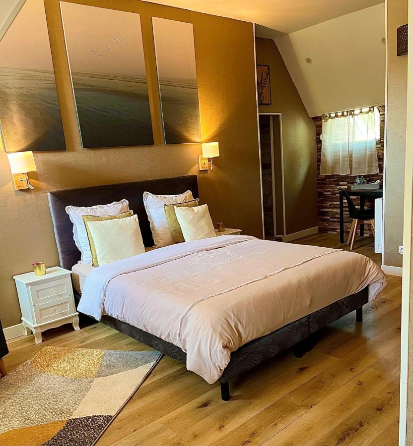 Le Manoir Des Haies Spa Les Champs-Géraux Exteriör bild