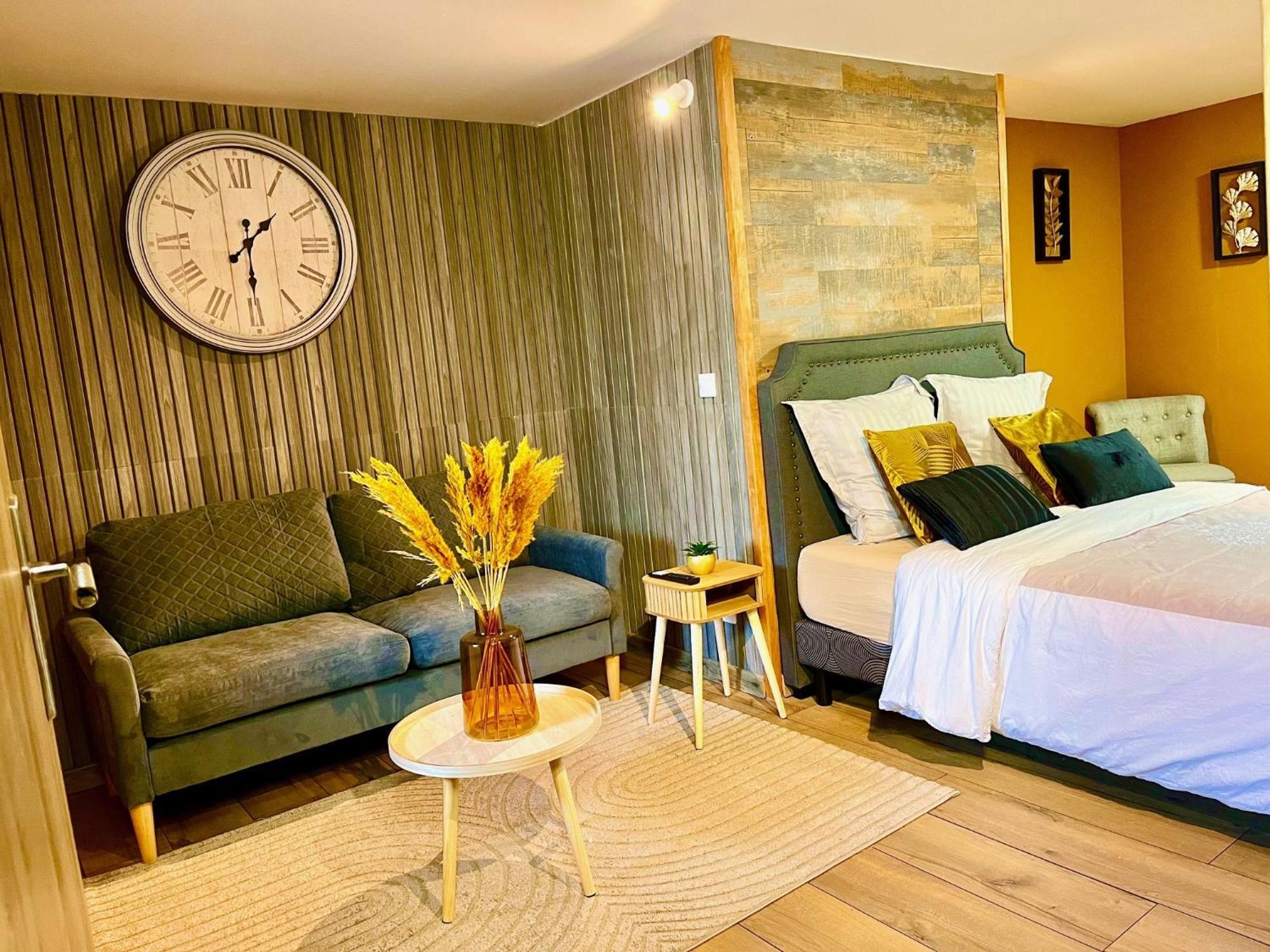 Le Manoir Des Haies Spa Les Champs-Géraux Exteriör bild