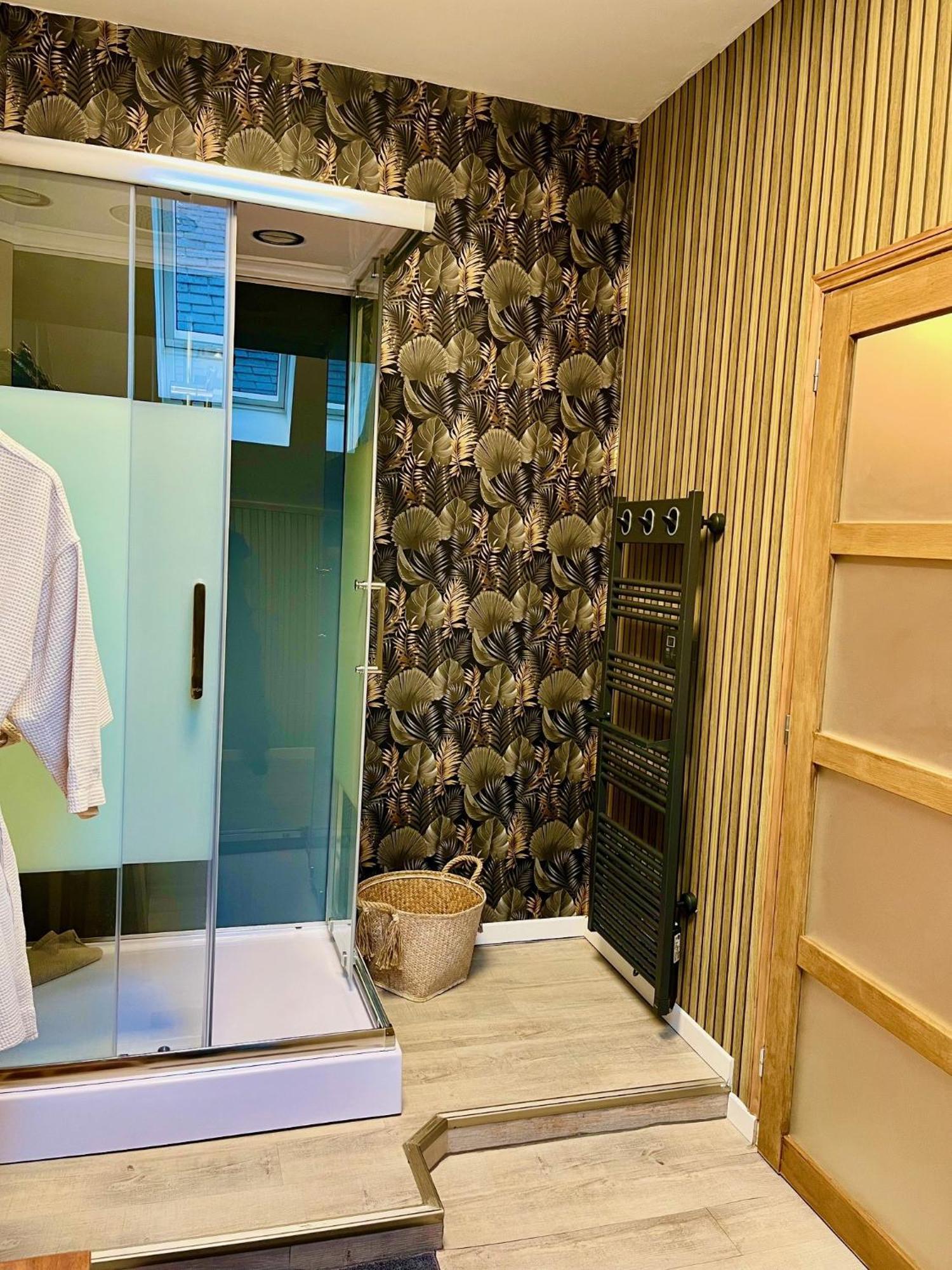 Le Manoir Des Haies Spa Les Champs-Géraux Exteriör bild